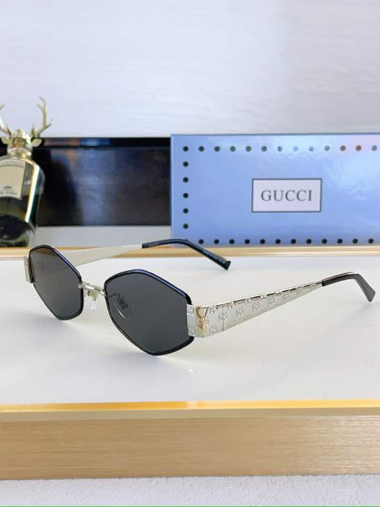 Picture of Gucci Sunglasses _SKUfw80049333fw